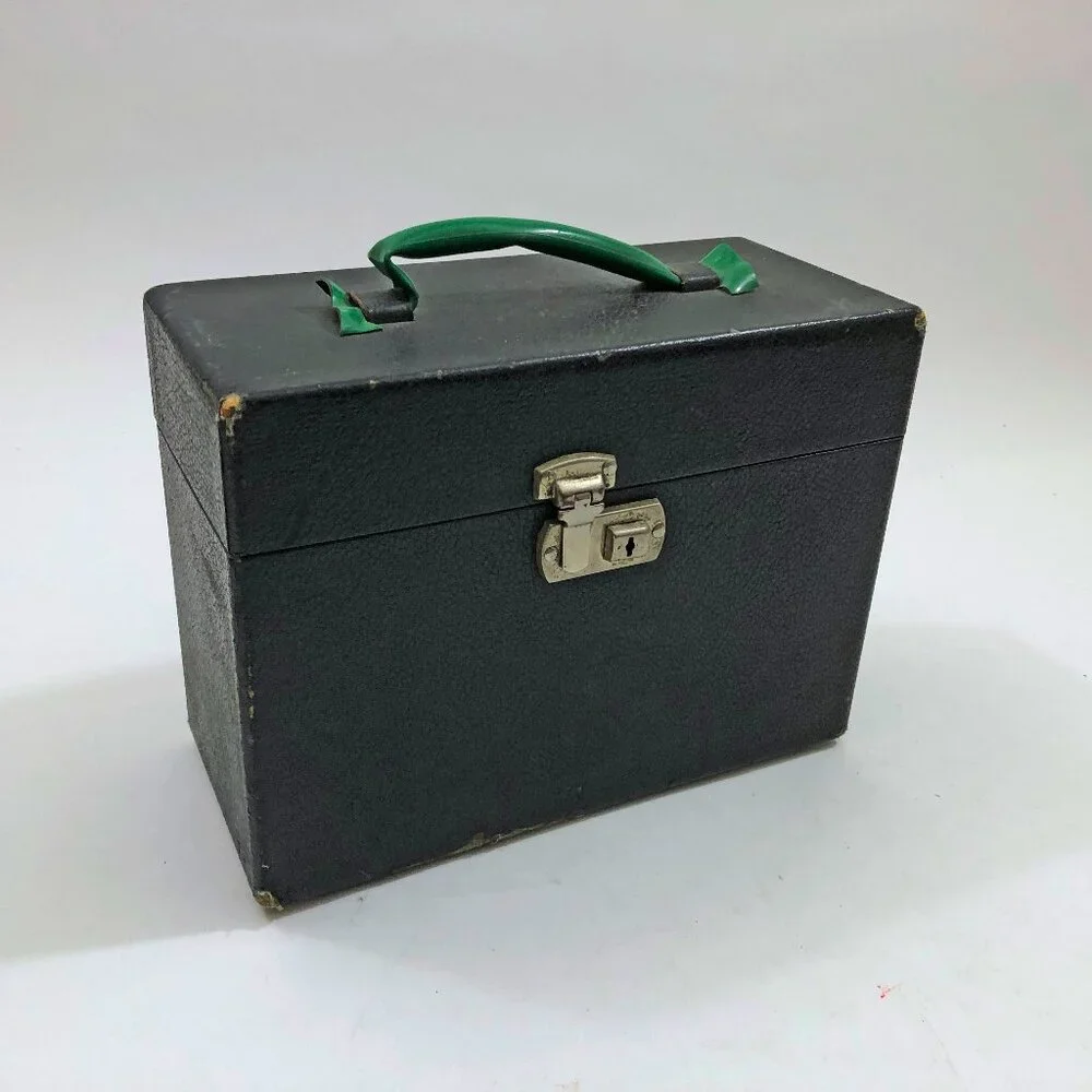Vintage Cine Kodak Model E 16mm Movie Camera With Case & Book